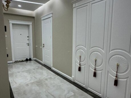 3-комн. новостройка - Ясамальский р. - 90 м²
