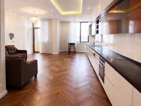 3-комн. новостройка - м. Ичеришехер - 180 м²