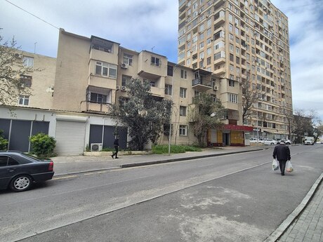 1 otaqlı köhnə tikili - Elmlər Akademiyası m. - 35 m²