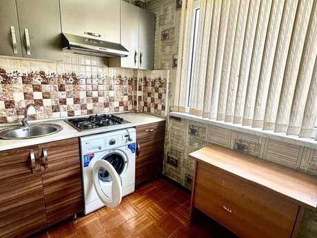 2-комн. вторичка - м. Кара Караев - 49 м²