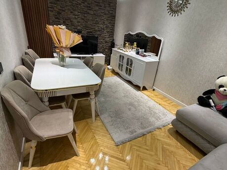 3-комн. вторичка - м. Иншаатчылар - 90 м²