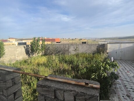 4 otaqlı həyət evi/bağ evi - Saray q. - 130 m²