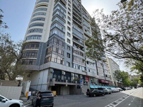 8-комн. новостройка - м. Элмляр Академиясы - 800 м²