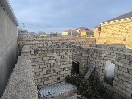 4 otaqlı həyət evi/bağ evi - Saray q. - 130 m²