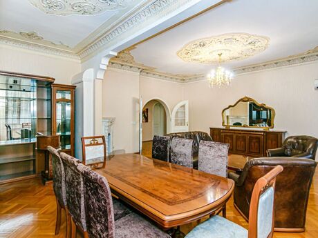 3 otaqlı köhnə tikili - Sahil m. - 130 m²