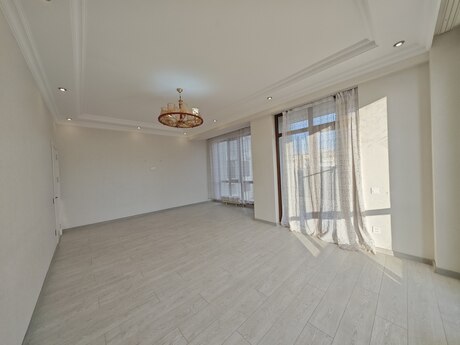 2-комн. новостройка - пос. Бакиханова - 76 м²