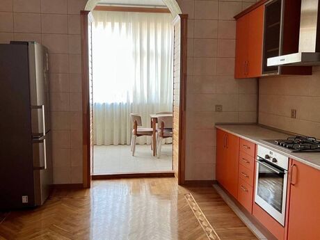 6-комн. дом/дача - пос. Бадамдар - 600 м²