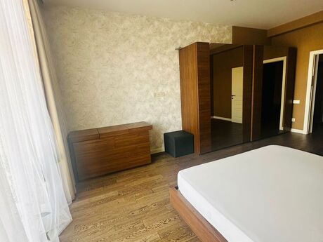 5 otaqlı yeni tikili - 28 May m. - 210 m²