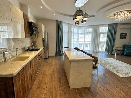 5 otaqlı yeni tikili - 28 May m. - 210 m²
