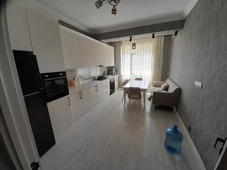 2 otaqlı yeni tikili - Ceyranbatan q. - 70 m²