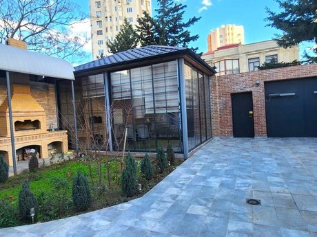 5-комн. дом/дача - пос. 9-й мкр - 340 м²