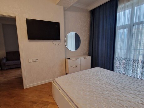 3-комн. новостройка - м. 28 мая - 60 м²
