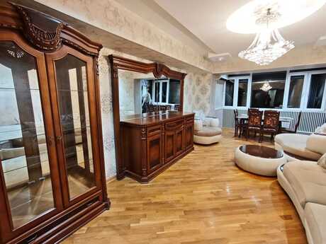 3-комн. вторичка - м. Элмляр Академиясы - 80 м²