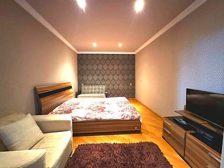 2 otaqlı köhnə tikili - Bakıxanov q. - 60 m²