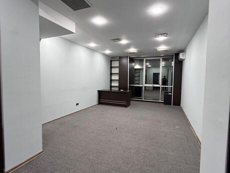 1-комн. офис - м. Шах Исмаил Хатаи - 32 м²