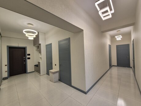 3 otaqlı yeni tikili - 28 May m. - 140 m²