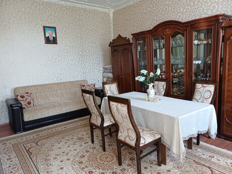 2 otaqlı köhnə tikili - Lökbatan q. - 62.1 m²