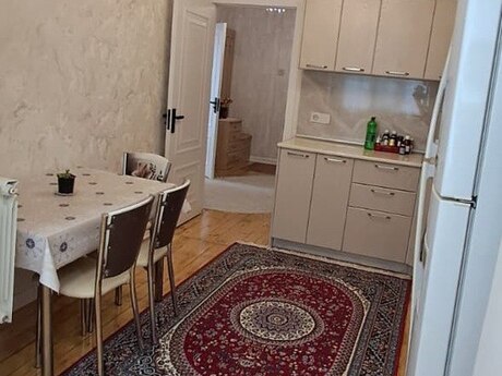 2 otaqlı köhnə tikili - 8-ci mikrorayon q. - 59 m²