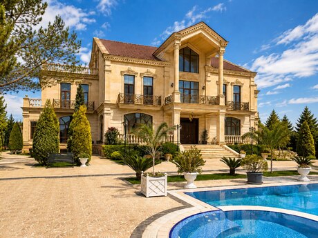 10 otaqlı həyət evi/bağ evi - Buzovna q. - 1300 m²