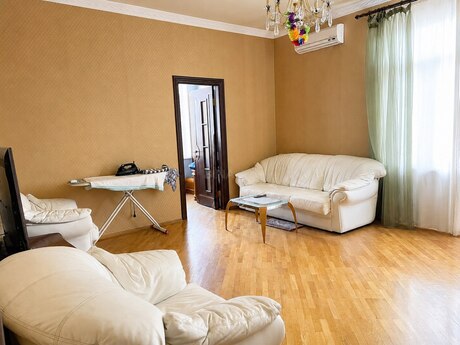 3-комн. новостройка - м. Элмляр Академиясы - 105 м²