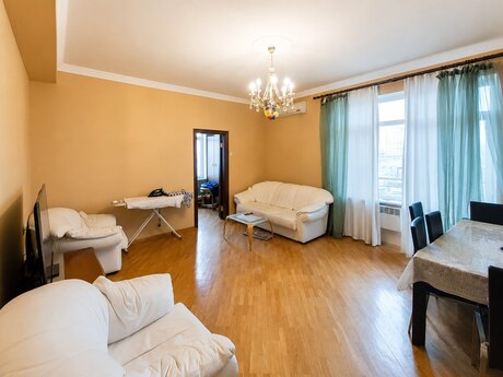 3-комн. новостройка - м. Элмляр Академиясы - 105 м²