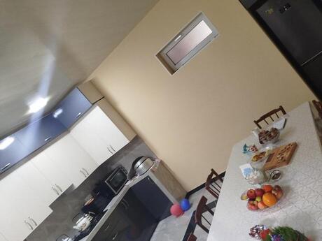 4 otaqlı həyət evi/bağ evi - Yeni Yasamal q. - 130 m²