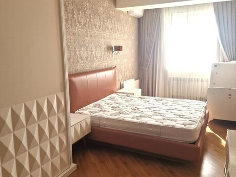 3 otaqlı yeni tikili - Elmlər Akademiyası m. - 130 m²