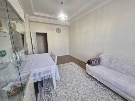 3-комн. новостройка - м. Иншаатчылар - 100 м²