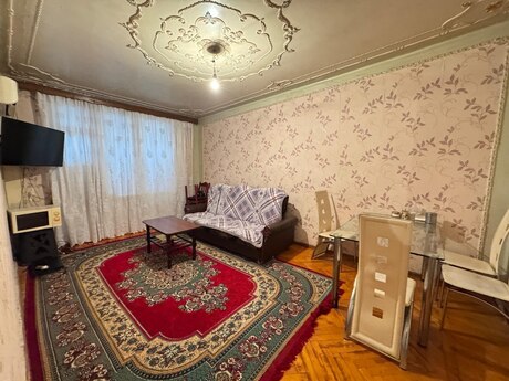 3 otaqlı köhnə tikili - Neftçilər m. - 80 m²