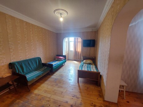 1 otaqlı köhnə tikili - 7-ci mikrorayon q. - 50 m²