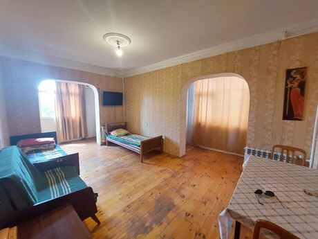 1 otaqlı köhnə tikili - 7-ci mikrorayon q. - 50 m²