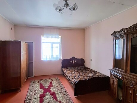 1 otaqlı həyət evi/bağ evi - 20-ci sahə q. - 40 m²