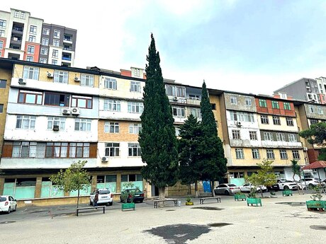 4 otaqlı köhnə tikili - Qara Qarayev m. - 100 m²