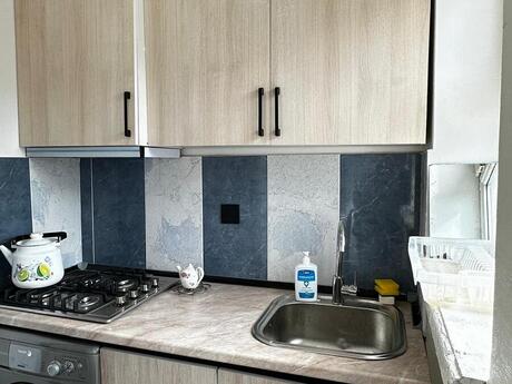 1 otaqlı köhnə tikili - Elmlər Akademiyası m. - 25 m²