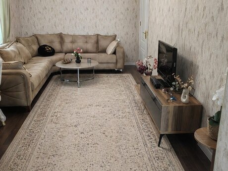 2 otaqlı köhnə tikili - İnşaatçılar m. - 70 m²