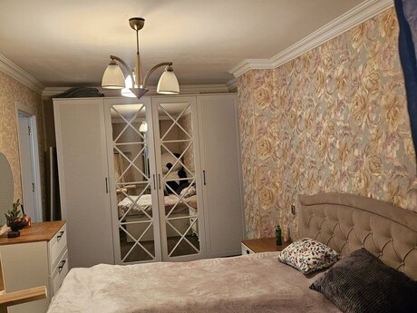 2 otaqlı köhnə tikili - İnşaatçılar m. - 70 m²