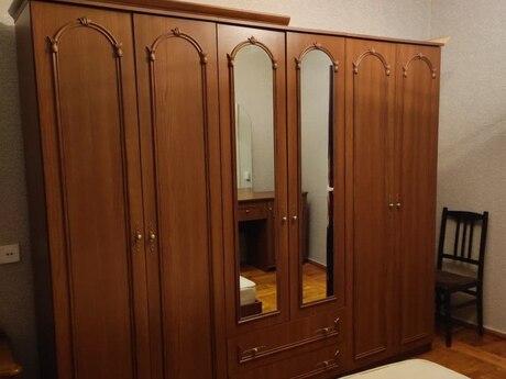2 otaqlı köhnə tikili - Azadlıq Prospekti m. - 65 m²