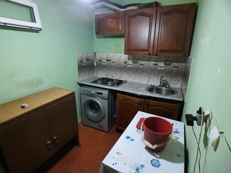 3 otaqlı köhnə tikili - Həzi Aslanov q. - 70 m²