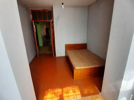 3 otaqlı köhnə tikili - Həzi Aslanov q. - 70 m²