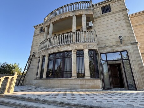 5 otaqlı həyət evi/bağ evi - Novxanı q. - 600 m²