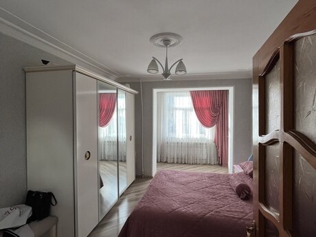 3 otaqlı köhnə tikili - Neftçilər m. - 89 m²