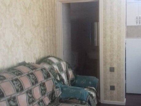 2 otaqlı həyət evi/bağ evi - Avtovağzal m. - 70 m²