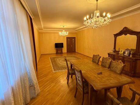 3 otaqlı yeni tikili - Elmlər Akademiyası m. - 178 m²