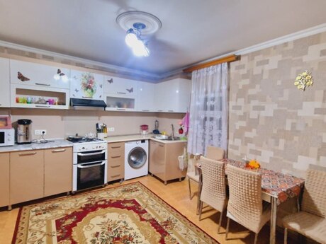 4 otaqlı həyət evi/bağ evi - Novxanı q. - 130 m²