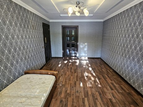 3 otaqlı köhnə tikili - Azadlıq Prospekti m. - 90 m²