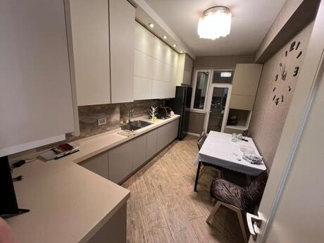 3 otaqlı yeni tikili - Elmlər Akademiyası m. - 130 m²
