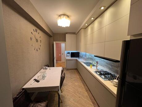 3 otaqlı yeni tikili - Elmlər Akademiyası m. - 130 m²