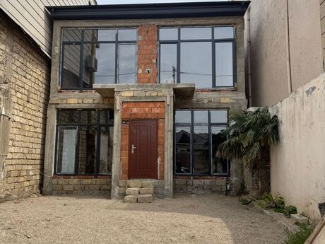 4 otaqlı həyət evi/bağ evi - Nəsimi m. - 141 m²