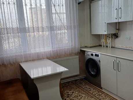 4 otaqlı köhnə tikili - Azadlıq Prospekti m. - 100 m²