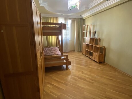3 otaqlı yeni tikili - İnşaatçılar m. - 145 m²